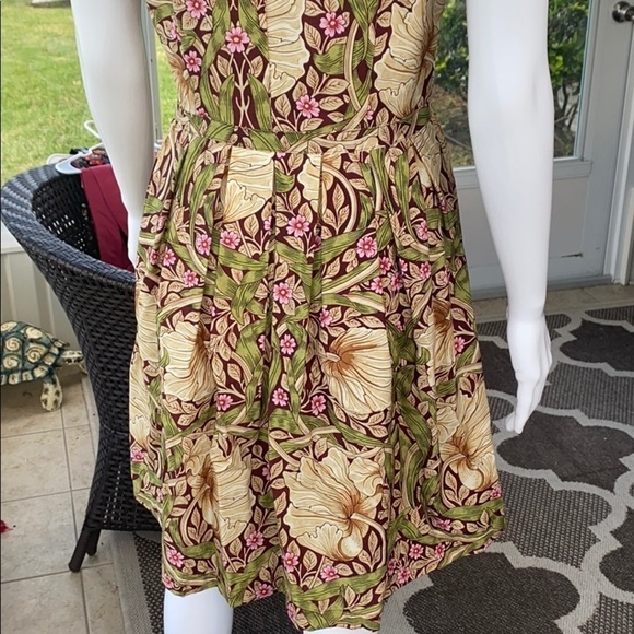 H&M - Short Sleeve Floral Dress - size small - Picture 6 of 8